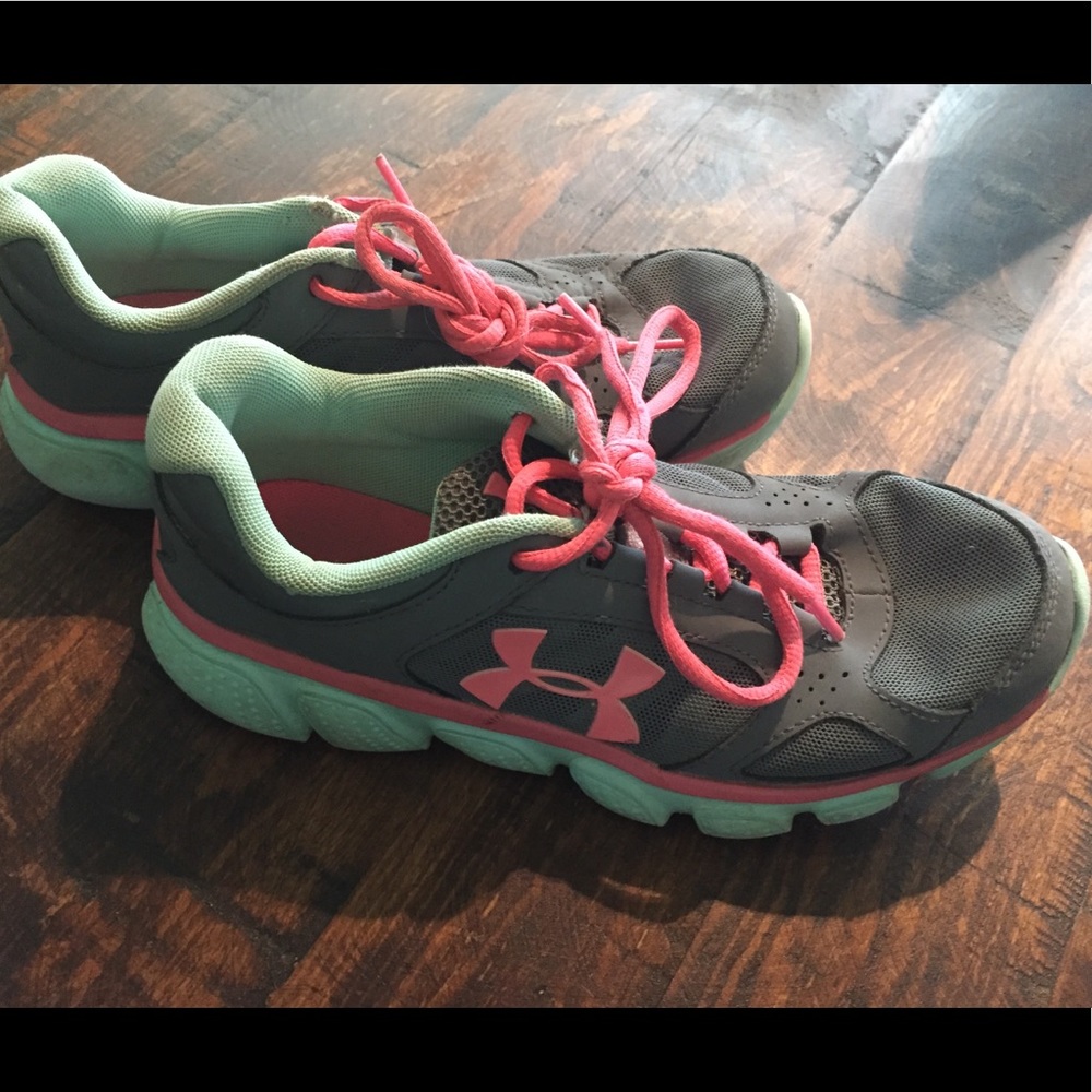 Girls Under Armour shoes